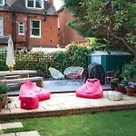 Spacious Belsize Park Apartment With Private Garden